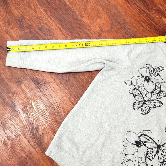 Classic Edition Sweater - Picture 2 of 3